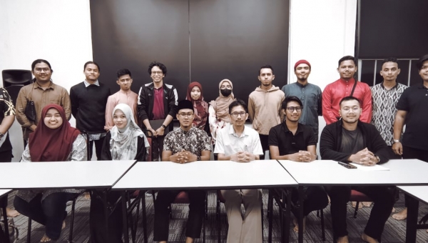 Diskusi PERMANIS Bersama Pengarah YNS